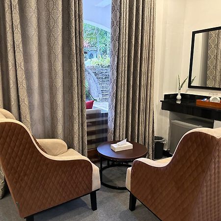 Elegant Hotel Kandy Luaran gambar