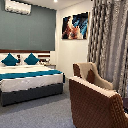 Elegant Hotel Kandy Luaran gambar