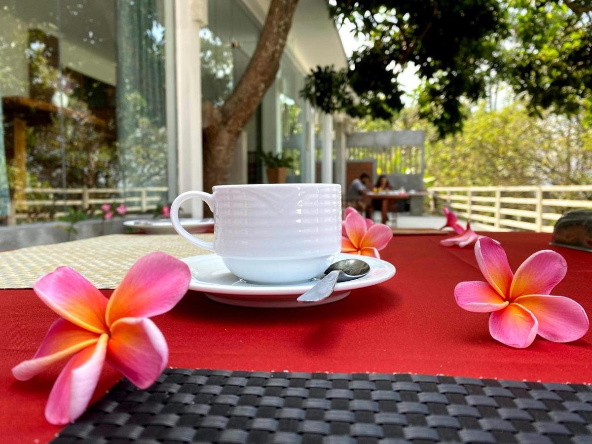 Elegant Hotel Kandy Luaran gambar