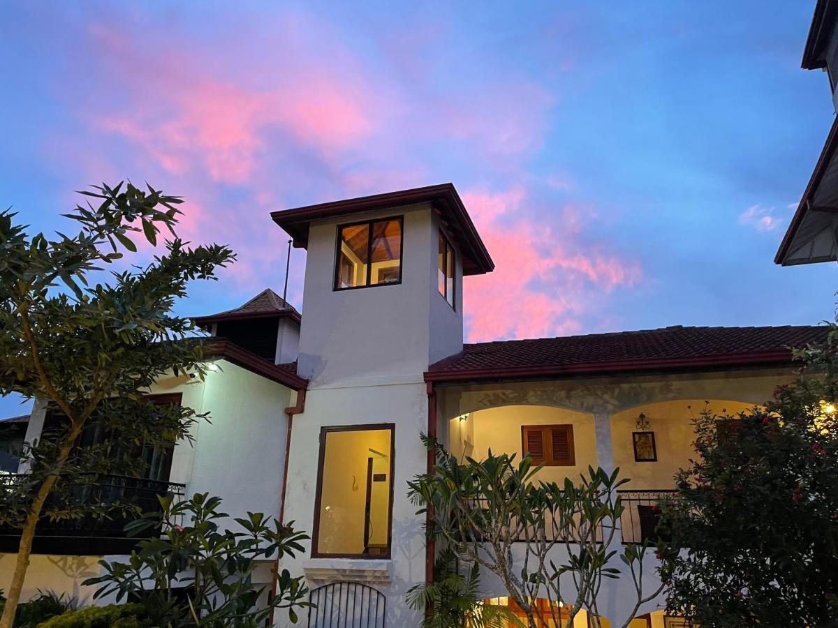 Elegant Hotel Kandy Luaran gambar