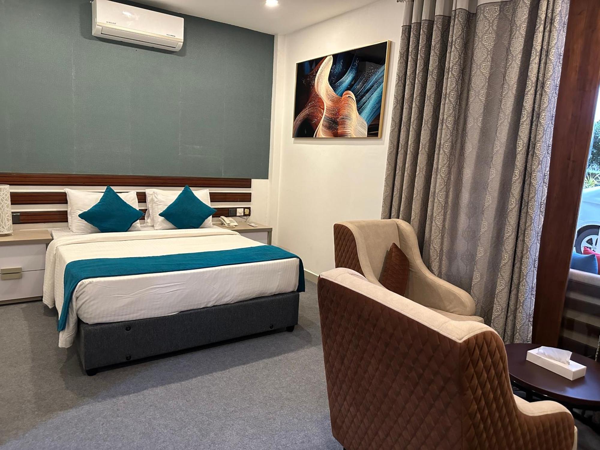 Elegant Hotel Kandy Luaran gambar