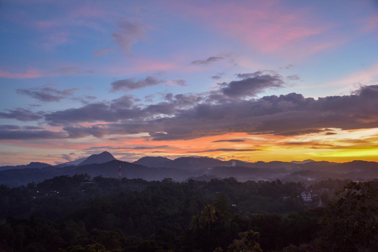 Elegant Hotel Kandy Luaran gambar