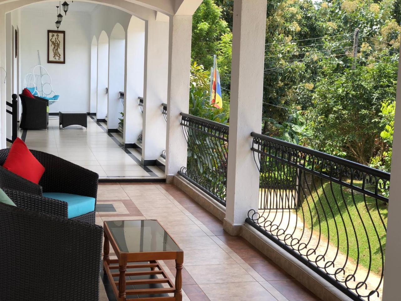 Elegant Hotel Kandy Luaran gambar