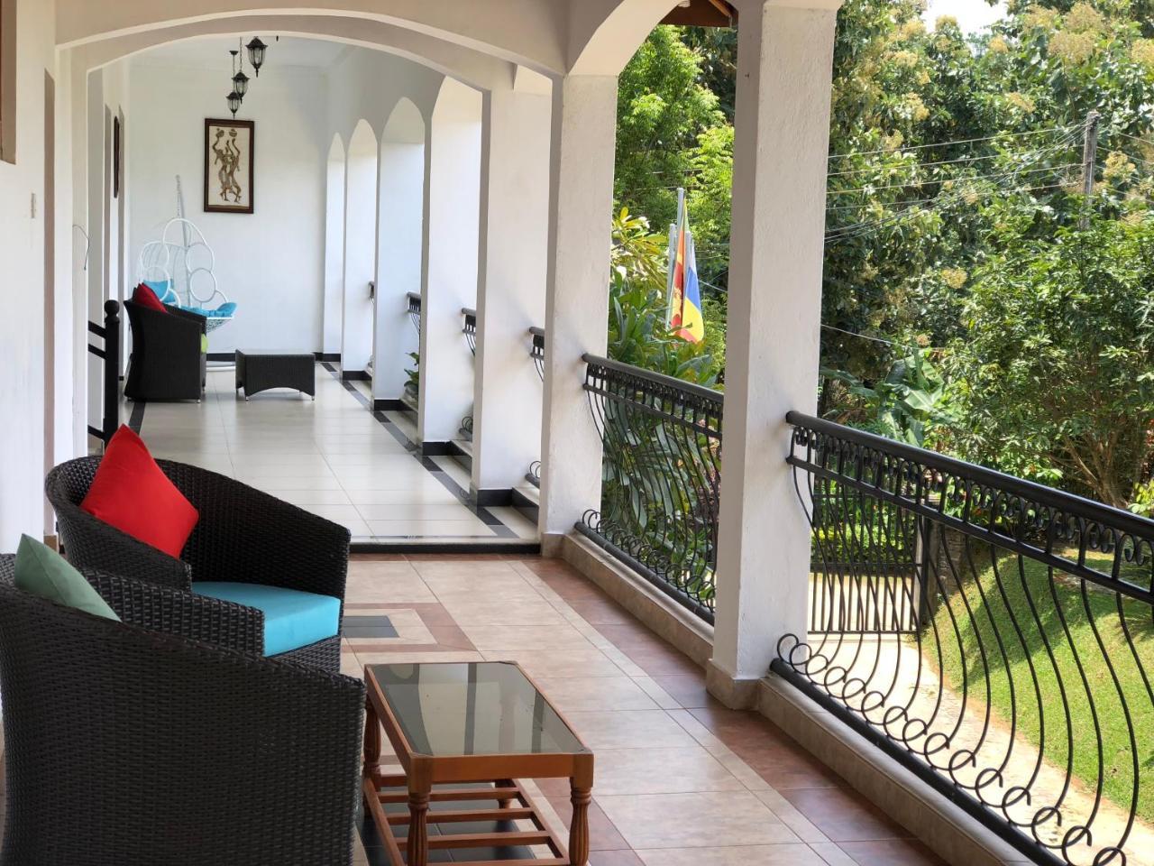 Elegant Hotel Kandy Luaran gambar