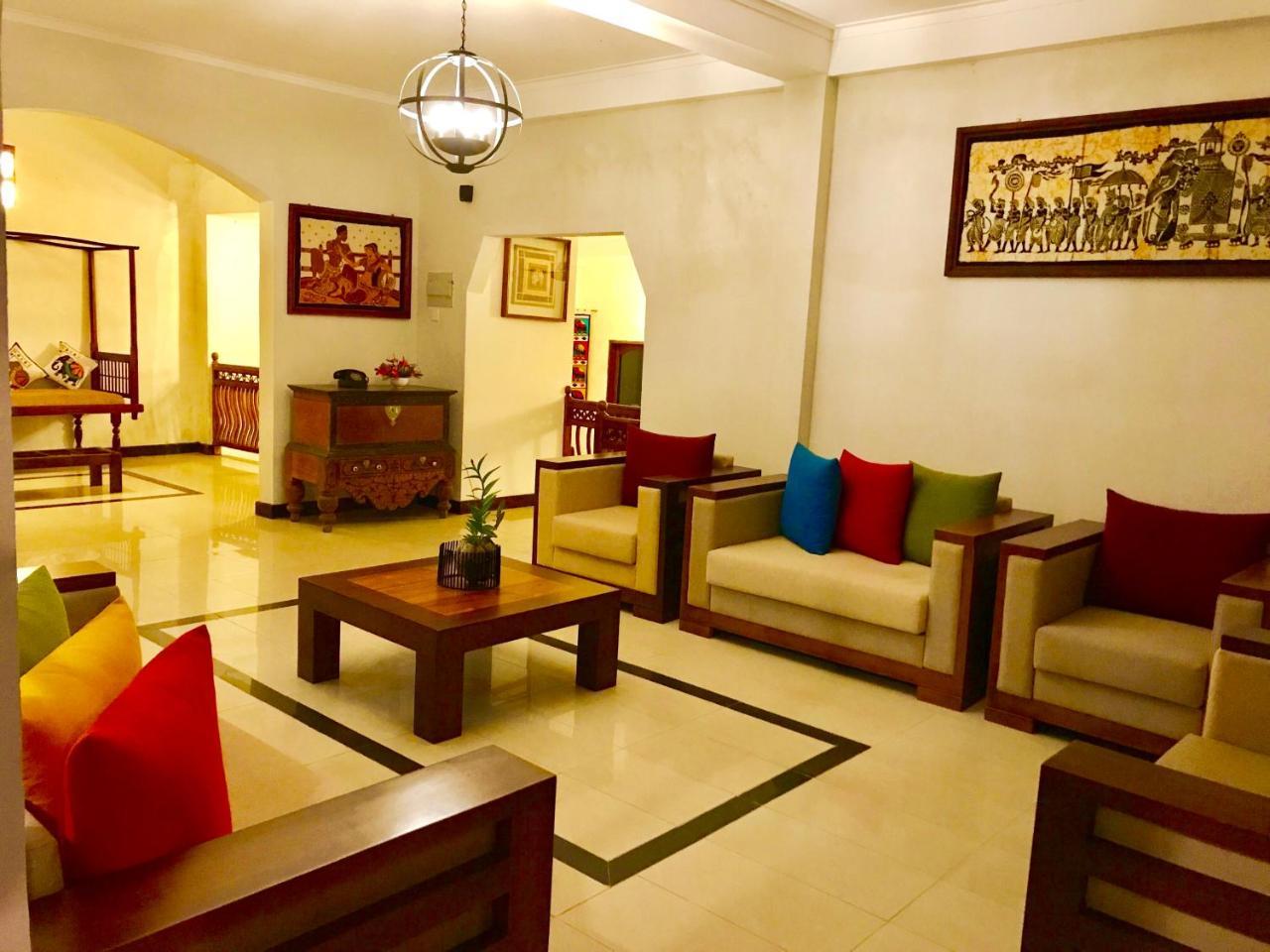 Elegant Hotel Kandy Luaran gambar